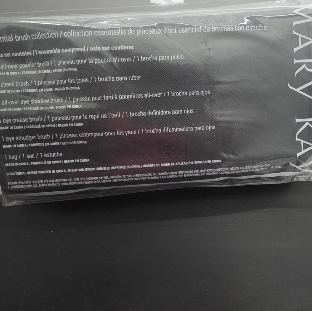 Mary Kay Professional Brush Collection - Picture 3 of 3